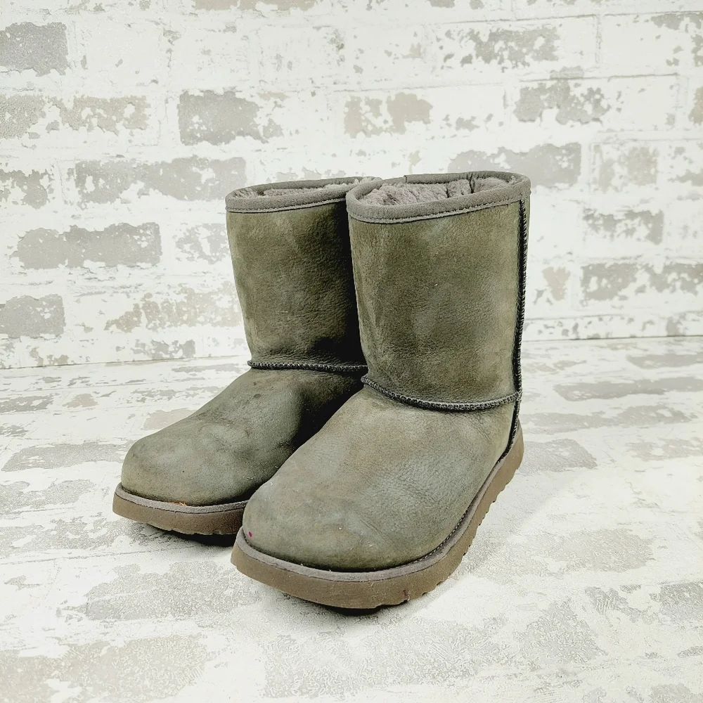 UGG Classic Short Weather Gray Suede Leather Ankle Winter Boots A790